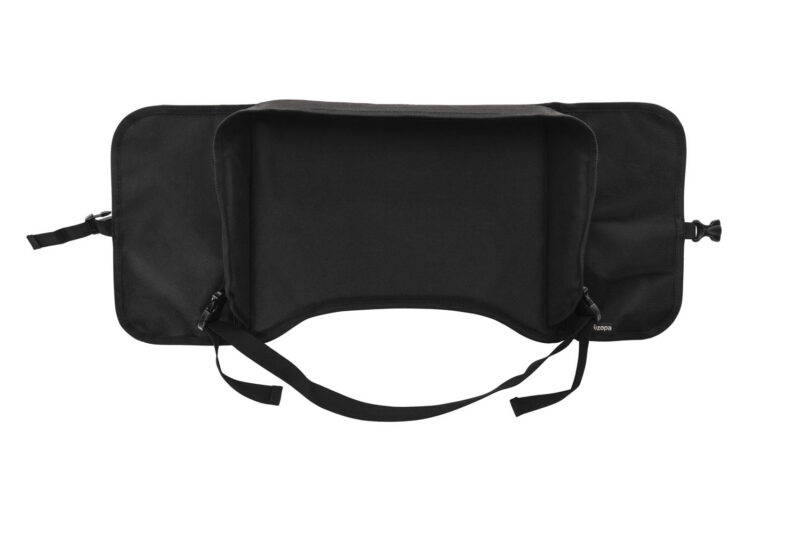 Hrací pultík pro autosedačky